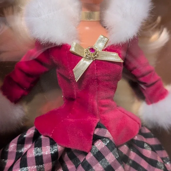 🆕 Avon Winter Rhapsody Barbie ✳️Special Edition✳️ Second In Series! In Box. - Picture 3 of 12